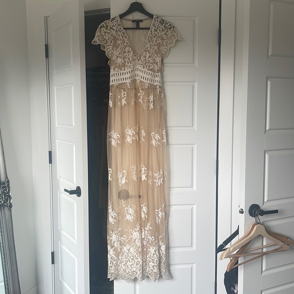 Forever 21 Mesh Dress with Embroidered Lace - Picture 2 of 4